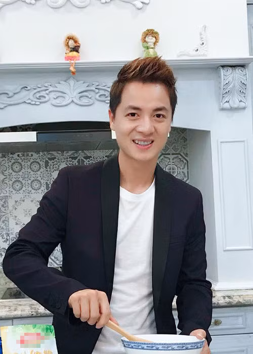 Đăng Khôi khoe ảnh vào bếp là một trong những tin tức sao Việt trong ngày 29/5.