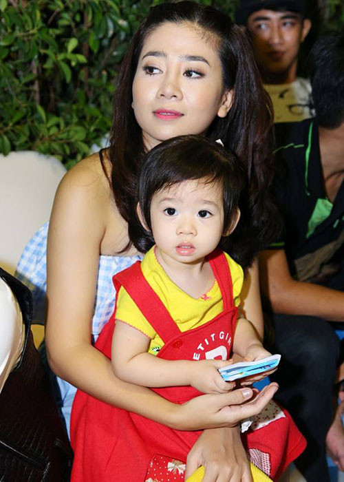 Vì mang thai, Mai Phương còn bị bố mẹ giận. Chỉ đến khi con gái Mai Phương lên 3 tuổi, bố mẹ của cô mới tha thứ.