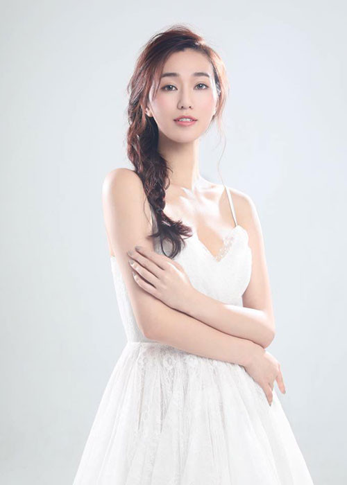 Khánh My từng tung những bộ ảnh bikini gây sốt.