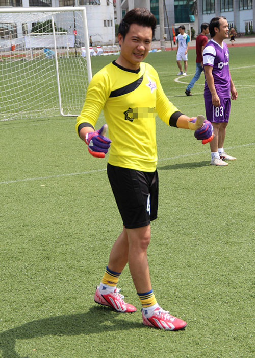 Không chỉ dẫn hay các chương trình thể thao, Minh Tiệp còn là một thủ môn xuất sắc. Ảnh: Ngoisao