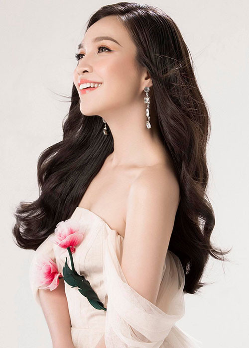 Hiền Thục tâm sự: “Có ai chưa từng dùng những từ nhún nhường để giữ chân một ai đó?”.