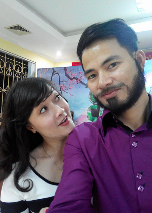 Xuân Bắc đeo bộ râu giả khiến fans thích thú.