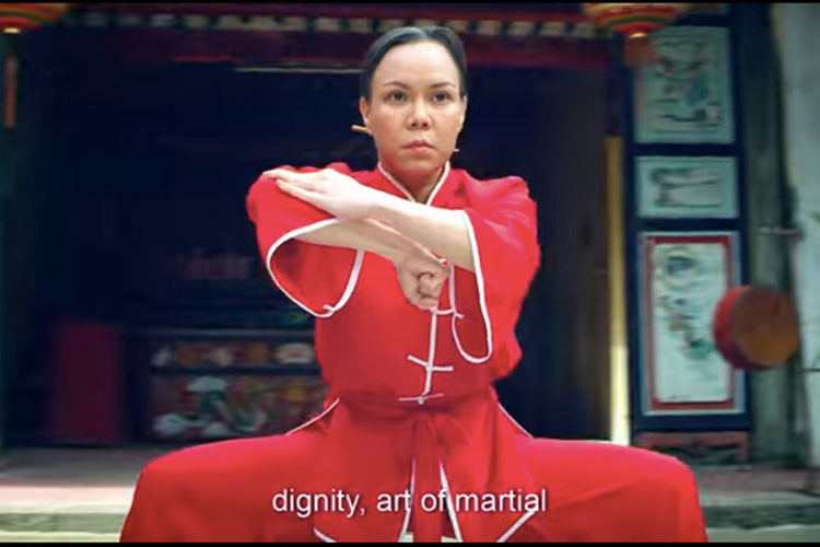 Đóng cùng Nhã Phương trong "Hoán đổi" là danh hài Việt Hương.