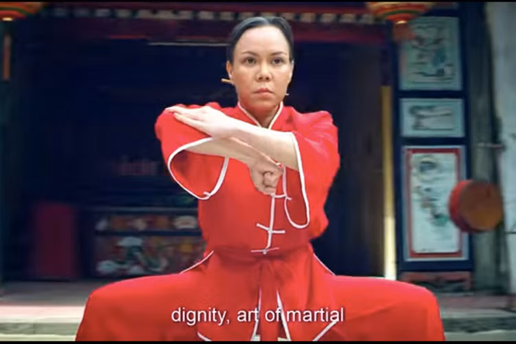 Đóng cùng Nhã Phương trong "Hoán đổi" là danh hài Việt Hương.