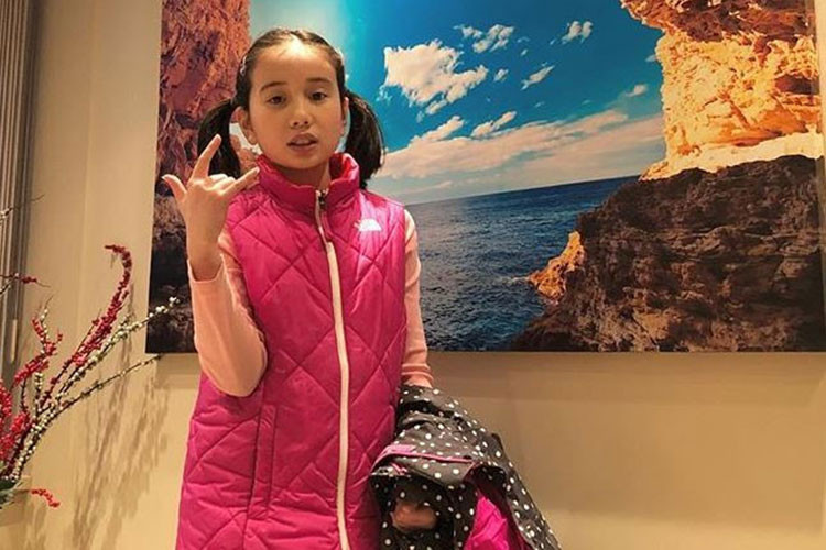 Chỉ bằng những video nói bậy, khoe độ giàu có, thậm chí gây sự đánh nhau trên đường phố, Lil Tay (9 tuổi) nhanh chóng nổi lên như "hiện tượng mạng".