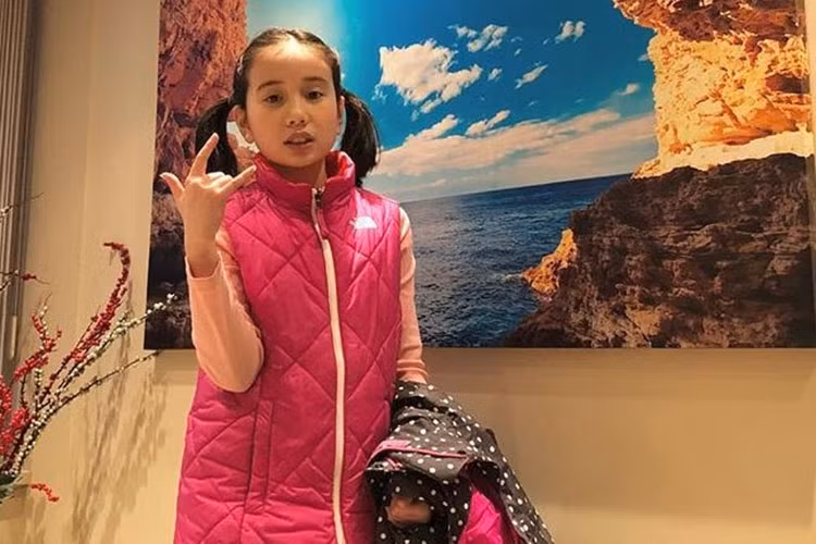 Chỉ bằng những video nói bậy, khoe độ giàu có, thậm chí gây sự đánh nhau trên đường phố, Lil Tay (9 tuổi) nhanh chóng nổi lên như "hiện tượng mạng".