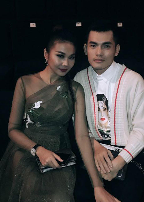 Hình ảnh stylist Mì Gói bên Thanh Hằng.