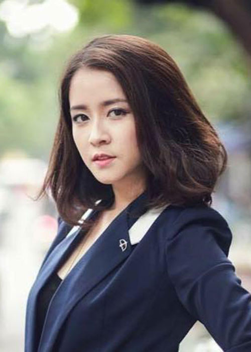 Thùy Dương - nữ diễn viên phim "Người phán xử" làm mẹ đơn thân năm 21 tuổi. Thời gian đầu, cô không mấy vất vả bởi được bố mẹ đẻ lo lắng.