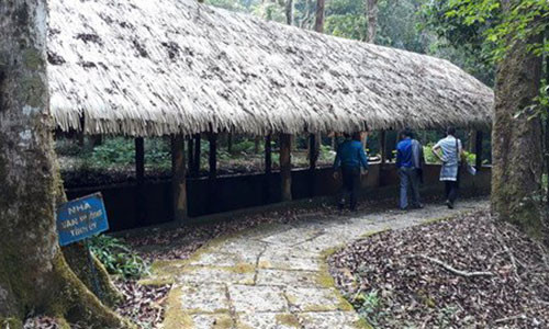 Khu di tích căn cứ Tỉnh ủy Kon Tum nằm sâu trong dãy núi Ngọc Linh.