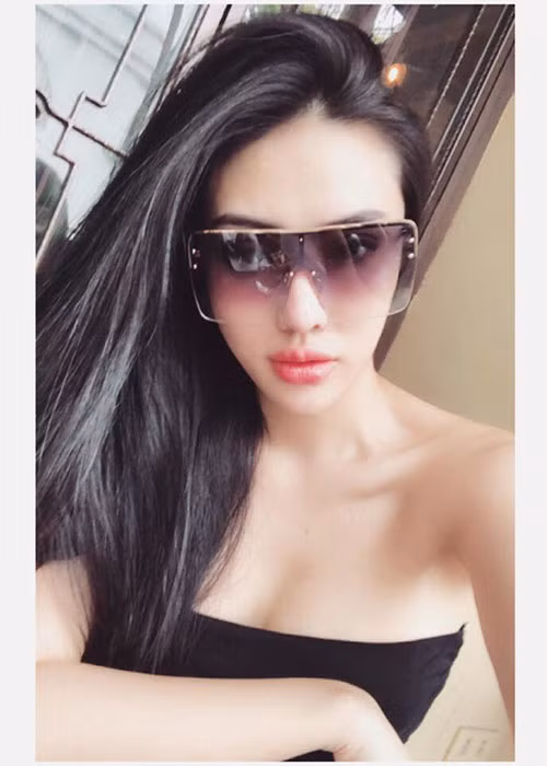 Là tình cũ của đại gia P.T, Giáng Ngọc bị fans của Hoa hậu Phạm H so sánh nhan sắc với Phạm H.