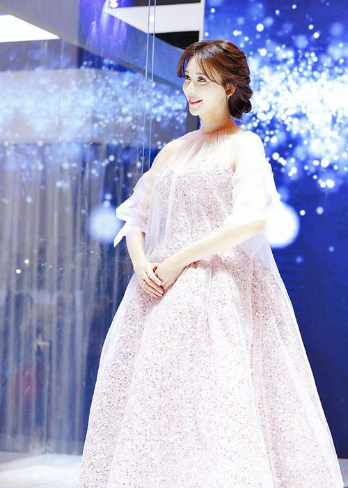 Lâm Chí Linh luôn trở thành tâm điểm mỗi khi xuất hiện tại các sự kiện. Ảnh: Sina