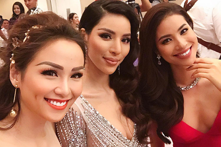 Diễm Hương đọ sắc bên Khả Trang và Phạm Hương tại sự kiện.