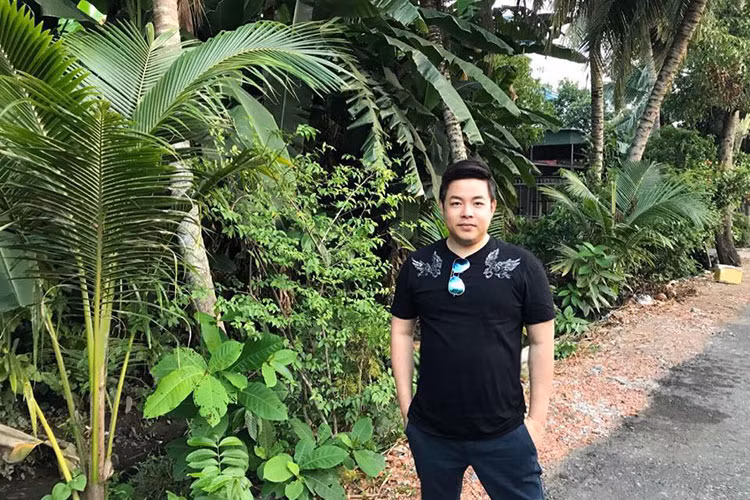 Quang Lê trở về thăm quê là một trong những tin tức sao Việt trong ngày 3/5.