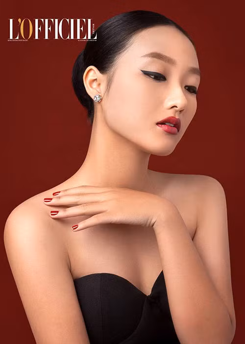 Linh Khiếu hiện nhận được khá nhiều lời mời chụp ảnh tạp chí, lookbook.