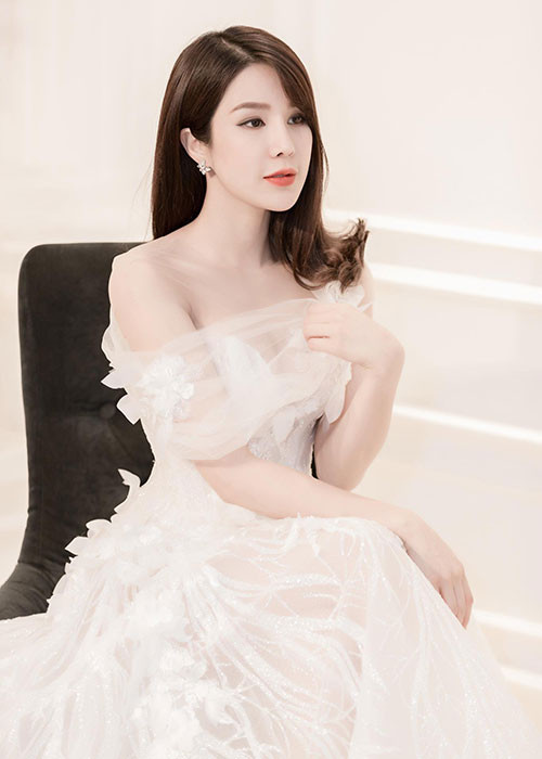 Diệp Lâm Anh tâm sự trước ngày lên xe hoa: "Bỗng một ngày em nhẹ nhàng đến lạ".