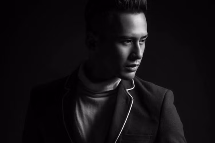 Thúy Diễm khen ông xã là người đẹp trai, bản lĩnh, tài năng và hiền lành nhất mà cô thấy từ lúc vào nghề.