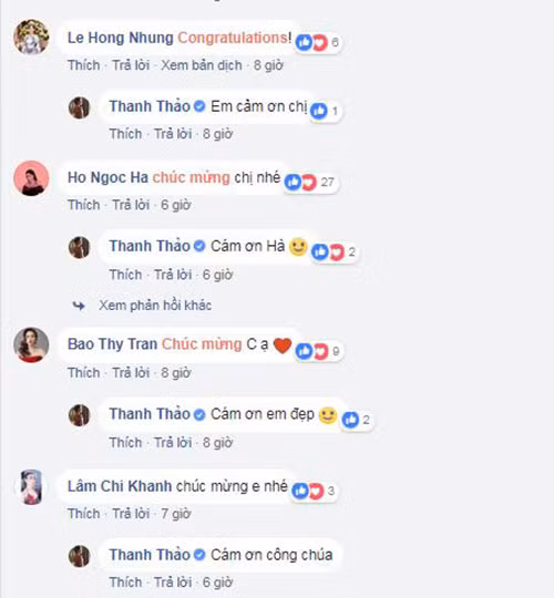 Đồng nghiệp chúc mừng Thanh Thảo.