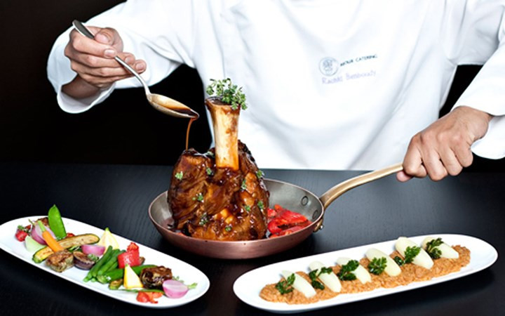 Giá một tour này là 100.000 USD. Nếu muốn đem theo thú cưng, sẽ phải đóng thêm 10.000 USD. (Ảnh: Linkedin)