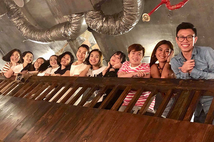 Giữa ồn ào của bạn trai, Nhã Phương vẫn miệt mài làm việc và hạn chế chia sẻ về chuyện tình cảm. Ảnh: FBNV