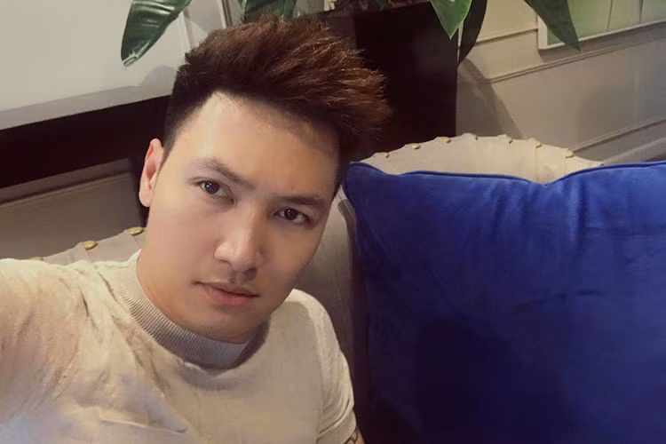 Mạnh Trường cập nhật hình ảnh mới nhất kèm lời tâm sự sẽ chặn các Facebook chê anh béo.