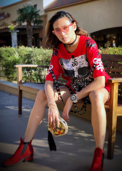 Không kém cạnh Thanh Hằng về chuyên môn người mẫu nhưng Võ Hoàng Yến lại khá lép vế so với Thanh Hằng ở lĩnh vực quảng cáo. Ảnh: FBNV