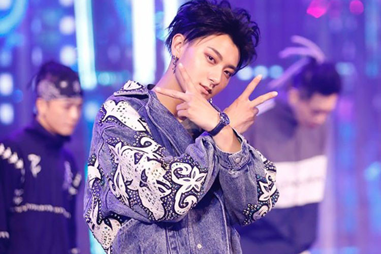 Hoàng Tử Thao sinh năm 1993, là con trai của Hoàng Trung Đông - doanh nhân giàu có nhất nhì Thanh Đảo. Ảnh: FBNV