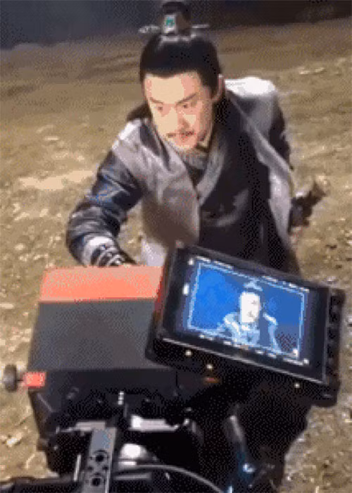 Những diễn viên "gạo cội" còn có thể tự diễn mà không cần có đạo cụ.