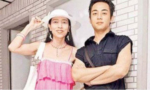 Hứa Thuần Mỹ chi bộn tiền để cưới Lâm Tông Nhất - chàng trai kém cô 23 tuổi.