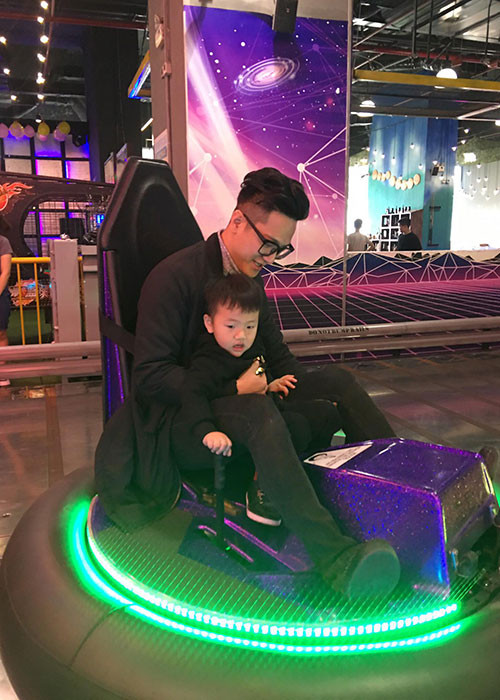 Năm 2015, Thu Quỳnh và Chí Nhân ly hôn. Con trai của cặp đôi - bé Be sống với mẹ.