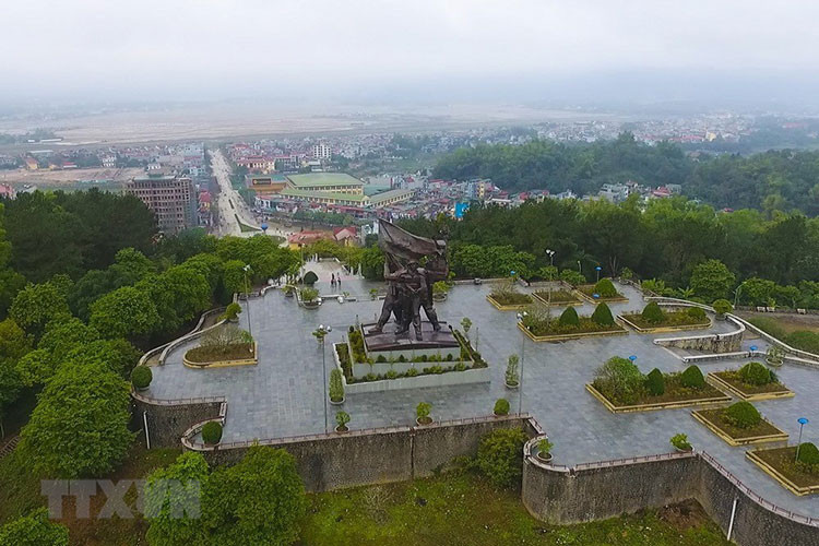 Điểm cao đồi D1 được chọn làm vị trí đặt Tượng đài Chiến thắng. (Ảnh: Xuân Tiến/TTXVN)