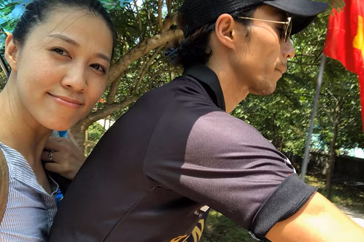 Mới đây, trên trang cá nhân, Thùy Trang - bà xã của Phạm Anh Khoa đăng tải hình ảnh tổ ấm nhỏ của mình trong chuyến đi chơi mới nhất.