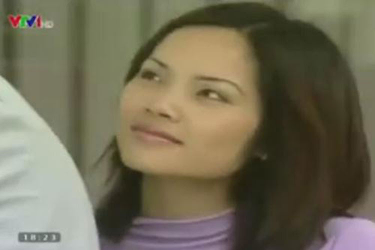 Kiều Thanh chạm ngõ phim ảnh với vai diễn Trà trong "Phía trước là bầu trời". Ảnh: VTV