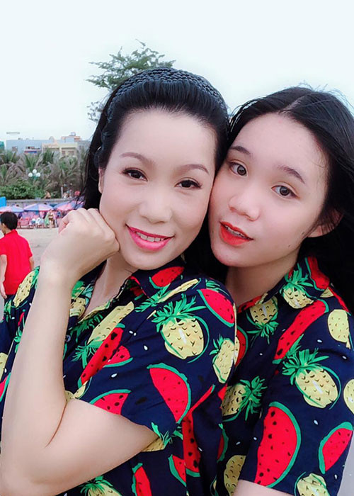 Con gái đầu lòng của Trịnh Kim Chi càng lớn càng xinh đẹp.