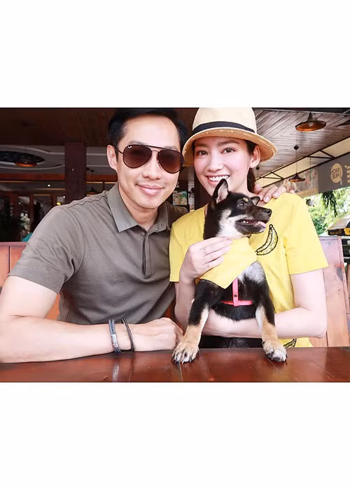 Vợ chồng sao Việt Trương Tri Trúc Diễm tận hưởng khoảnh khắc bình yên bên nhau.