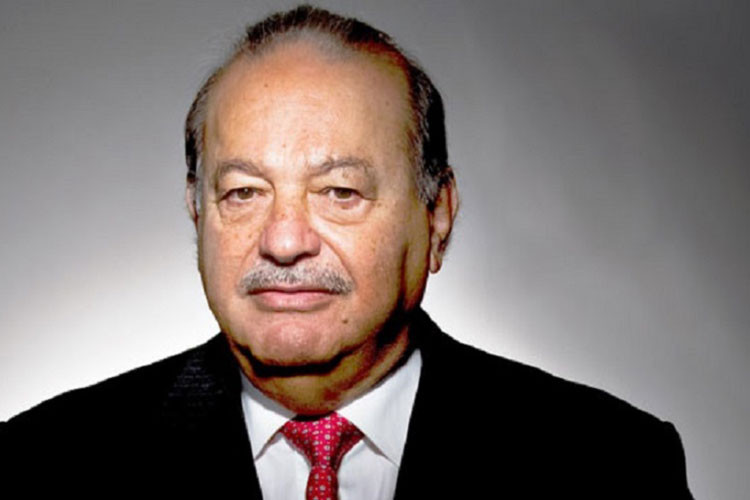 7. Carlos Slim Helu, Chủ tịch America Movil. Xếp hạng trong Top quyền lực: 20. Tài sản tính đến ngày 9/5: 64,1 tỷ USD. Người giàu nhất Mexico, Carlos Slim Helu từng nắm giữ danh hiệu giàu nhất hành tinh năm 2011 của Forbes. Tuy nhiên, ông lần lượt bị các tỷ phú khác như Bill Gates, Amancio Ortego... qua mặt.