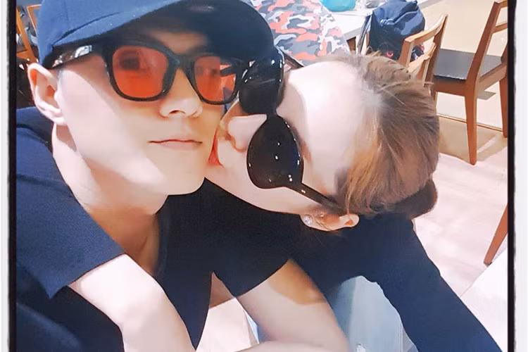 Về phía Lâm Vinh Hải, sau khi ly hôn người vợ gắn bó 11 năm, anh hẹn hò Linh Chi.