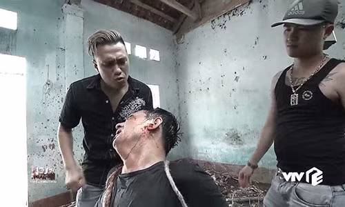 Phan Hải tra tấn chồng của Vân Điệp. Ảnh: VTV