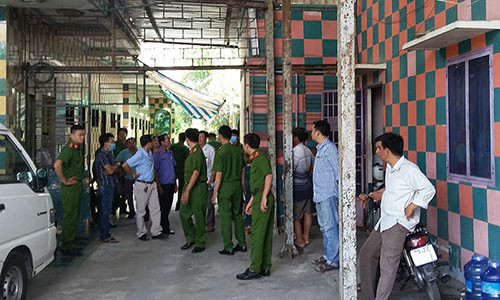 Hiện trường vụ án khiến 2 người tử vong tại nhà trọ Bình Phú, Cai Lậy.