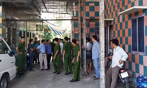 Hiện trường vụ án khiến 2 người tử vong tại nhà trọ Bình Phú, Cai Lậy.