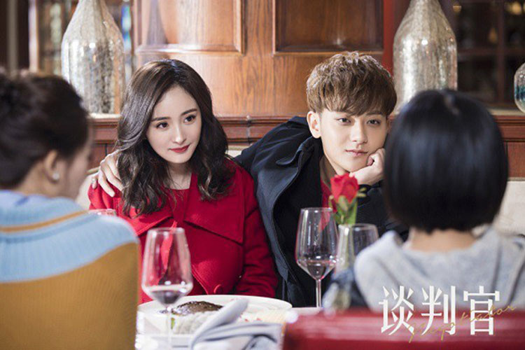 Liên tục góp mặt trong các dự án phim ảnh lớn nhưng diễn xuất của Hoàng Tử Thao đến nay vẫn bị chê thiếu tự nhiên. Ảnh: Saostar