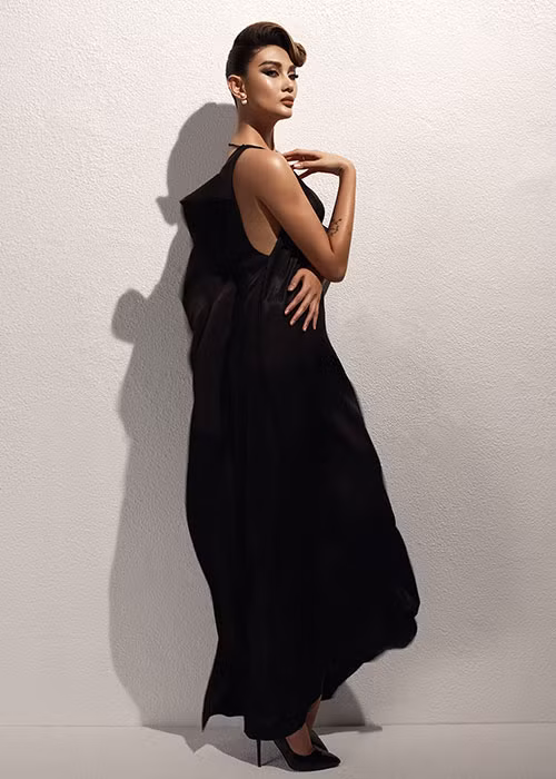 Được biết, Võ Hoàng Yến sẽ trở thành biểu tượng của show diễn cá nhân thứ 11 sắp diễn ra tới đây của NTK Đỗ Mạnh Cường.