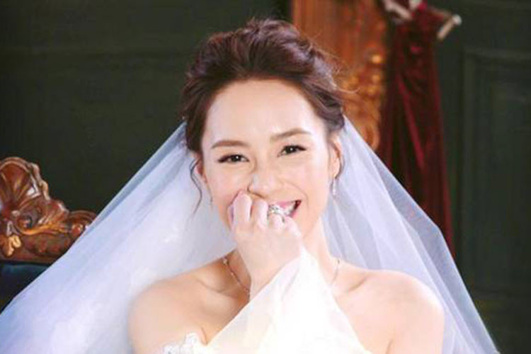 Đám cưới của Chung Hân Đồng diễn ra vào ngày 25/5 tại Los Angeles, Mỹ. Ảnh: Ifeng