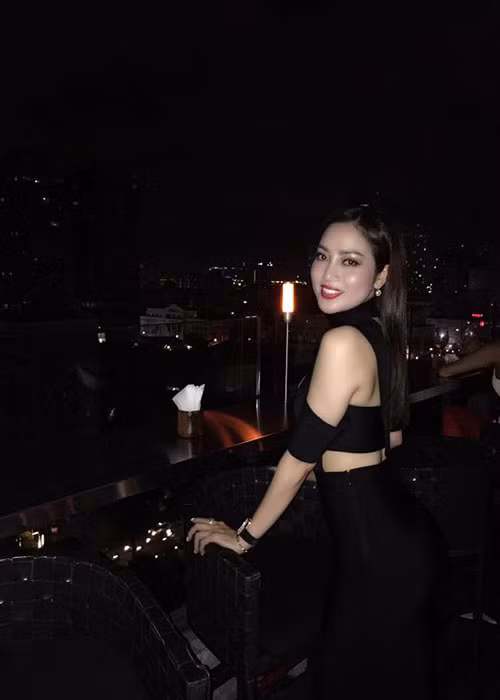 Bà xã của Lâm Vũ không chỉ xinh đẹp mà còn giỏi giang.