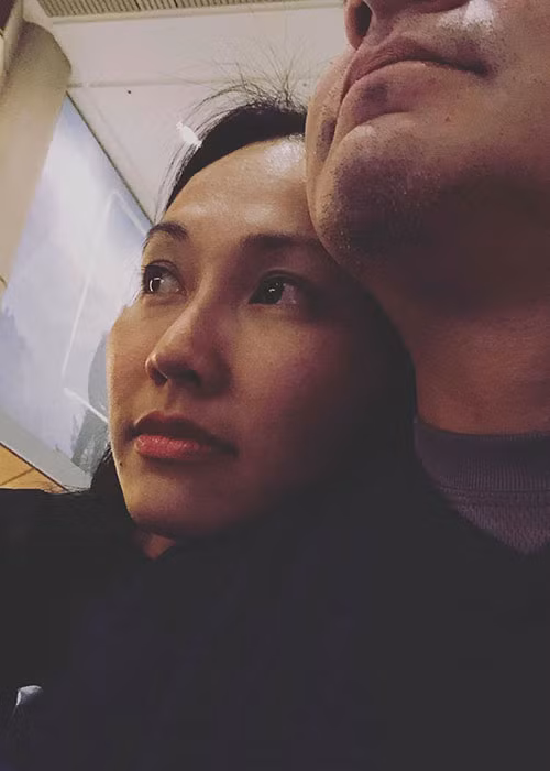 Kim Hiền tâm sự: “Có buồn, có khóc thì cũng chỉ có mỗi người là cạnh em”.