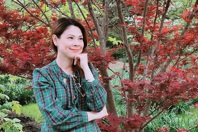 Thanh Thảo cho hay cô bị ốm nghén nhẹ nhưng được ông xã Việt kiều chăm sóc rất chu đáo.