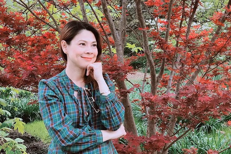 Thanh Thảo cho hay cô bị ốm nghén nhẹ nhưng được ông xã Việt kiều chăm sóc rất chu đáo.