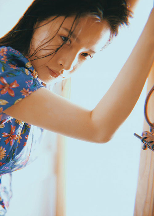 Hot Face sao Việt 24h: Sau bộ ảnh thanh xuân tạo dáng gây sốc, Chi Pu tiếp tục khoe ảnh mang chủ đề này.