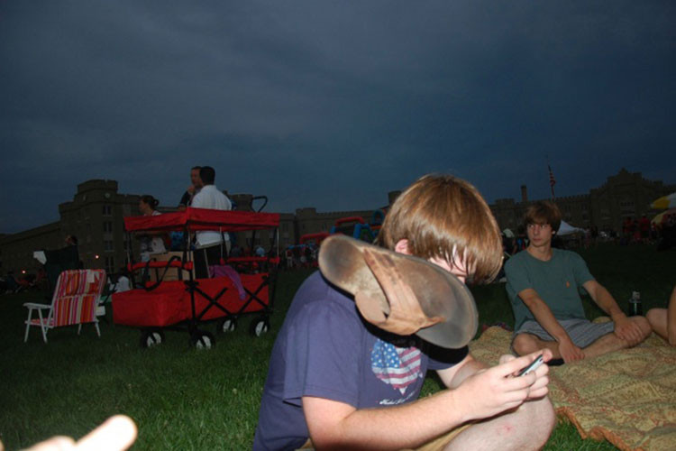 Sau bức ảnh này chắc "nhiếp ảnh gia" no đòn.