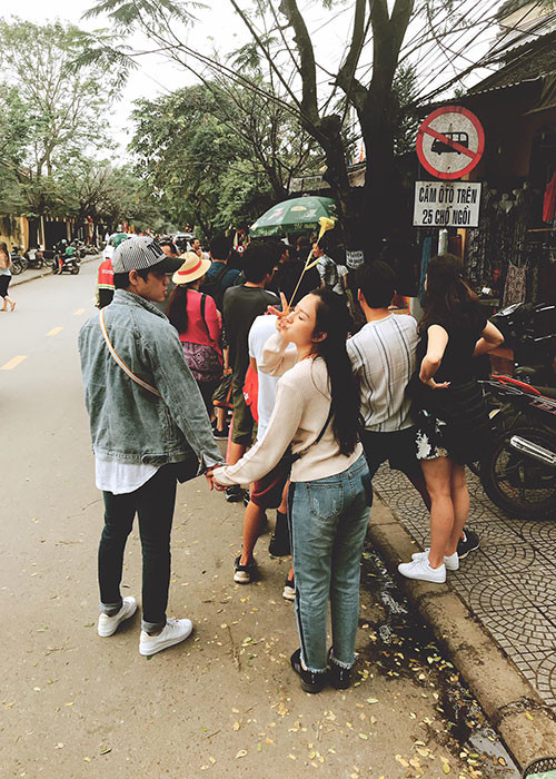 Từ khi công khai hẹn hò, Lý Phương Châu và Hiến Sến dính như sam. Cũng kể từ khi tìm được bến đỗ bình yên, vợ cũ của Lâm Vinh Hải ngày càng trẻ trung, xinh đẹp.