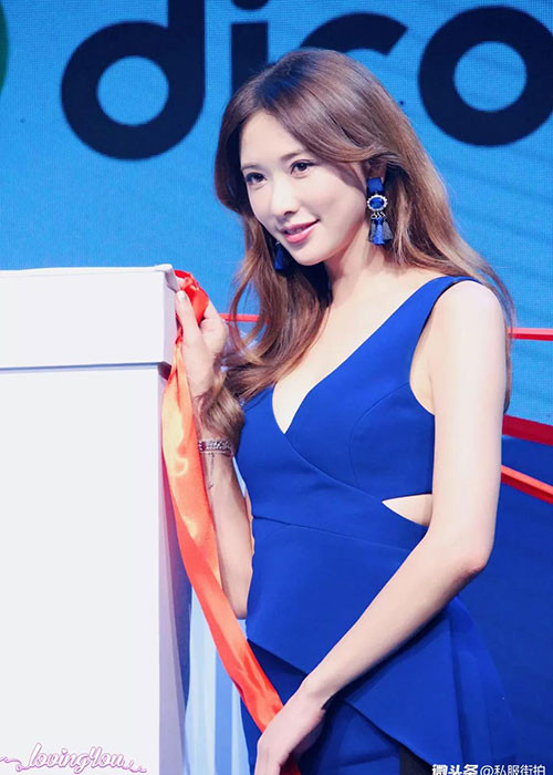 Hình ảnh Lâm Chí Linh khoe vóc dáng nuột nà cùng làn da trắng mịn tại sự kiện. Ảnh: Sina